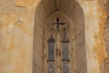 Detail okna s gotickou kružbou (© Milan Caha, 07/2007)