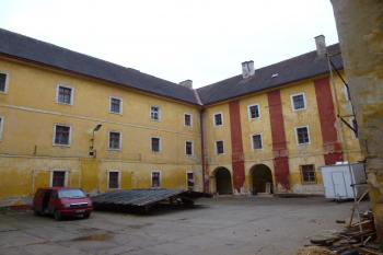 Jičín-klášter jezuitů s kostelem sv. Ignáce (© Vlastislav Mareček, 12/2015)