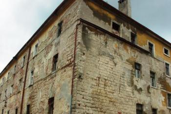 jihozápadní nároží (© Milan Caha, 07/2007)