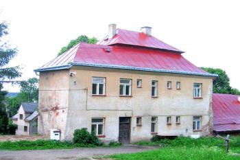 Zámek v Chlumu ( © Pavel Vítek 06/2007)