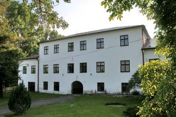 Východní průčelí ( © Luděk Pitter 07/2006)