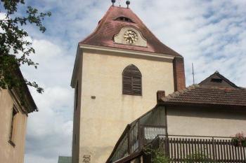 zvonice od kostela (© Milan Caha, 07/2007)