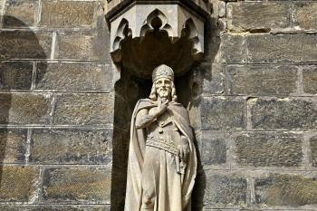 socha císaře Karla IV. upomínající na slavnou hsitroii města (© Jan P. Štěpánek  04/2024)