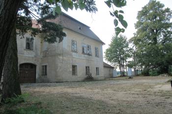sev. průčelí od východu (© D Dohňanský, 09/2018)
