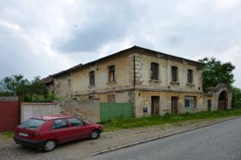 Tvrz Libenice (© Vlastislav Mareček, 05/2016)