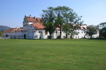 Vnější pohled na zámek (© Ondřej Černil, 11/2009)