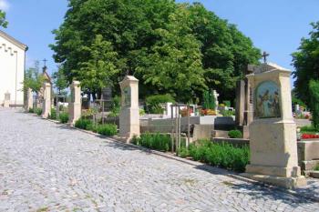 Křížová cesta ke kapli sv. Cyrila a Metoděje ( © Pavel Vítek 07/2007)