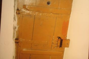 původní dubové masívní dveře na kůr (© Jaromír Schoffer, 02/2005)