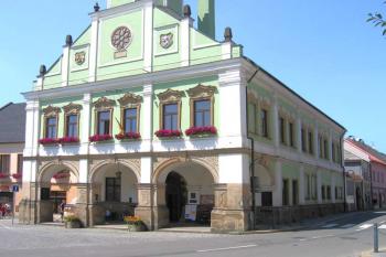 Radnice v Polici nad Metují ( © Pavel Vítek 07/2007)