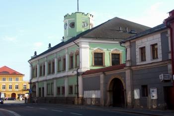 boční průčelí ( © Milan Caha 08/2008)