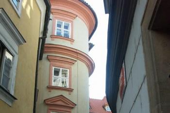 Bývalá apsida kostela (© Milan Caha, 07/2007)