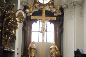 Oltář sv. Kříže v boční kapli (©doxa  , 02/2014)