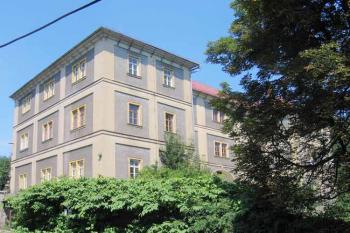 Zámek ve Stárkově ( © Pavel Vítek 07/2007)