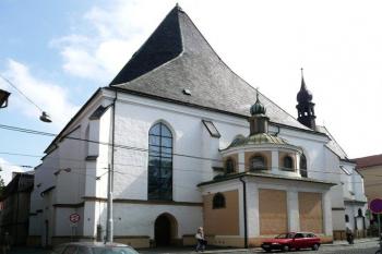 celkový pohled na klášterní kostel (© Jan P. Štěpánek 06/2009)