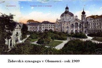 Žid. synagoga v Olomouci - Historické znázornění synagogy. Vlevo Terezská brána.  (© IvoR)