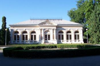 Smetanovy sady Olomouc - Novorenesanční objekt uprostřed parku z roku 1879. (© Ivo Rozehnal, 08/2007)