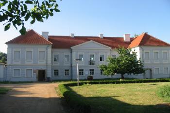 hlavní sev.průčelí zámku,směřujicí do čestného dvora (© D Dohňanský, 07/2014)
