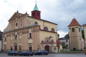 Letohrad - Pohled na kostel sv.Václava a zvonici. (© Ivo Rozehnal, 07/2010)