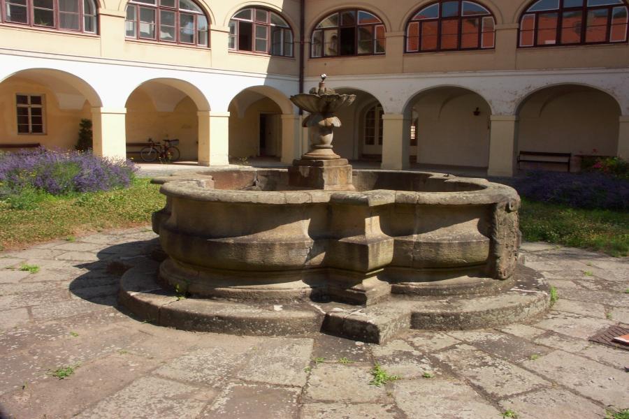 Vlašský špitál s kaplí Panny Marie a sv. Karla Boromejského