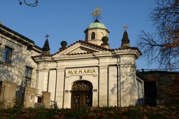 průčelí kaple ( © Milan Caha 01/2012)
