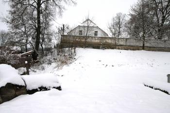 Pohkled na terénní hranu hradu (© Petr Nožička  01/2021)