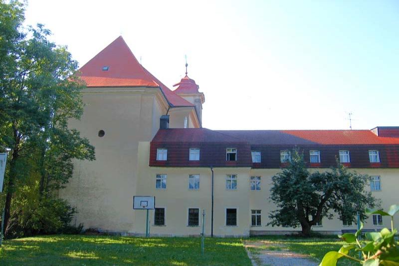 klášter minoritů s kostelem sv. Anny