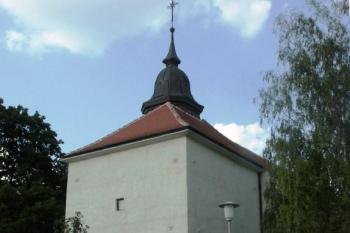 Románská tribunová věž (© Milan Caha, 08/2007)