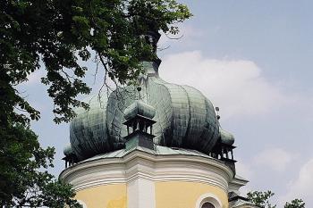 Kostel od jihozápadu (© Ivan Grisa, 08/2003)