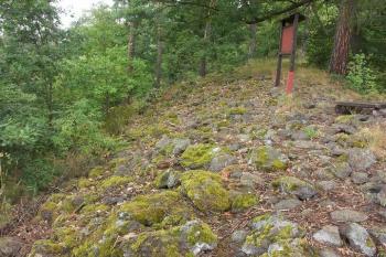 Val v blízkosti brány (© Milan Caha, 08/2007)