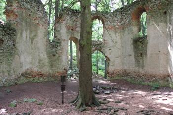 Kaple sv. Maří Magdaleny na Malém Blaníku (© Jaroslav Šefčík, 07/2011)