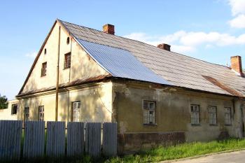 Západní část panského domu Zemanství ( © Jan P. Štěpánek 07/2007)