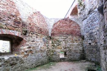 interiér kaple středního hradu ( © Pavel Zany Komárek 6/5/2005)