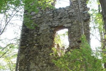 Pohled od západu ( © iV 5. 5. 2007)