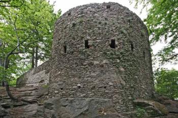 východní bašta předhradí ( © Pavel Zany Komárek 5.5. 2007)