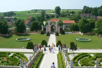 Pohled z balkónu do zahrad (© Jiří Vajtr, 06/2008)
