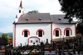 Kostel od jihu. (© Jan Sommer, 08/2007)