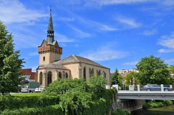 pohled na kostel od východu přes Chrudimku (© Jan P. Štěpánek  05/2024)