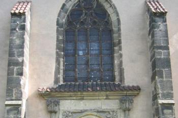 Vstupní fasáda (© de.ardoise, 08/2007)