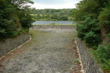 Přepad z přehrady (© Jiří Cukr, 08/2014)