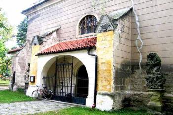 Kostel sv. Víta v Kostelci nad Labem (© Pavel Vítek, 08/2007)
