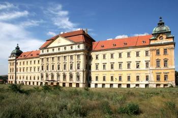 Východní průčelí ( © Luděk Pitter 08/2005)