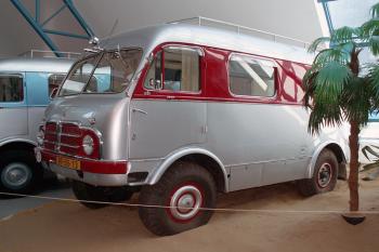 Legendární skříňový automobil Tatra 805 ( © Miroslav BITTER 08/2007)