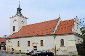 Kostel Narození sv. Jana Křtitele ve Veltrusech ( © Pavel Vítek 9/2007)