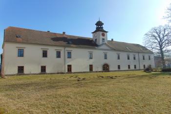 Čelní záp. průčelí (© Dušan Dohňanský  02/2023)