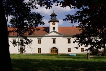 průčelí zámku (© Marek Pouzar, 08/2007)