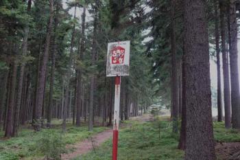 Tabulka značící chráněné území kolem technické památky (© Jiří Cukr, 09/2007)