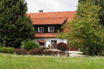 Pohled od jihu ( © Jan P. Štěpánek 08/2007)