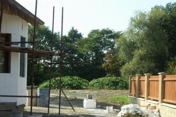 Plocha tvrziště - pohled od východu (© Milan Caha, 09/2007)