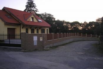 Pozustatky údajné písnické tvrze III. (© Matěj Kadlec, 08/2008)