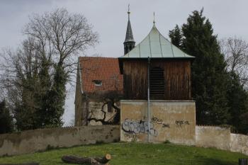zvonice u kostela Stětí sv. Jana Křtitele (© Miroslav Malina 09/2012)